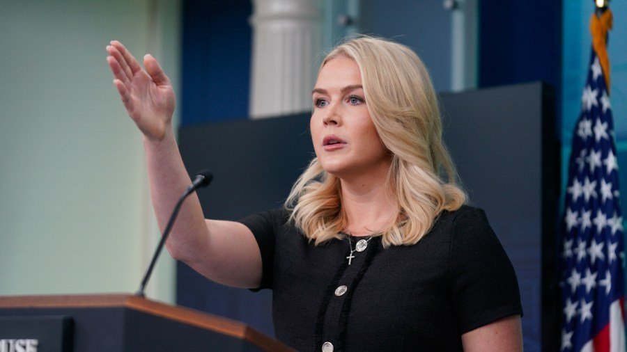 Leavitt slams 'insensitive' Psaki on prayer comments after Minnesota shooting