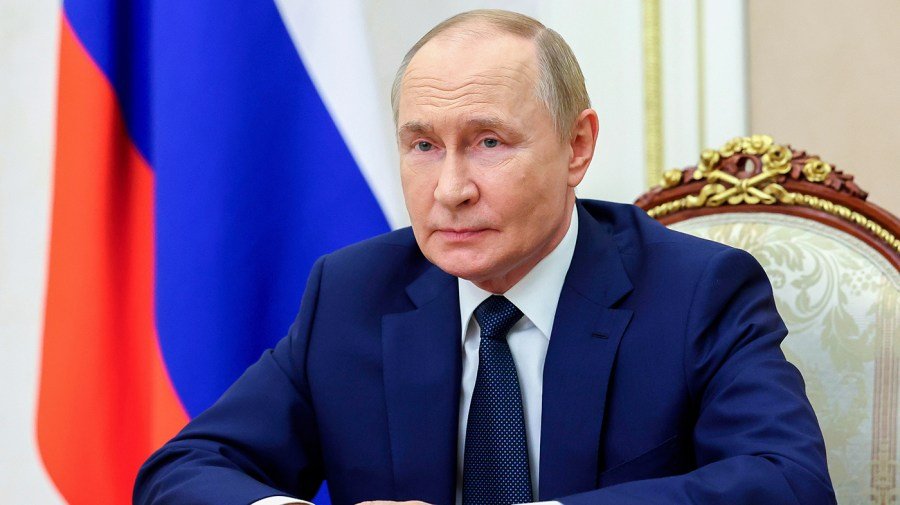 Russia signals slow-walk on Trump deal with Ukraine