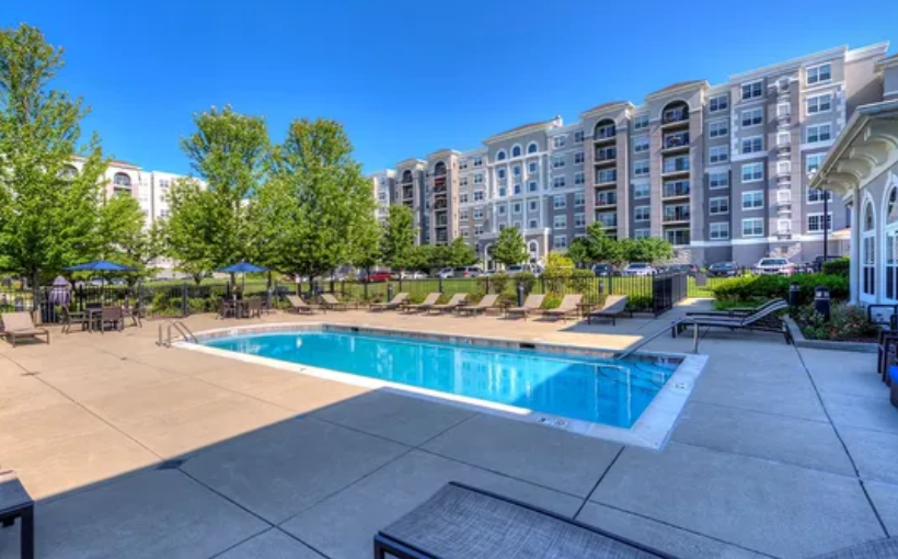Chicago-Based TLC Management Pays $100M for Vernon Hills Apartments