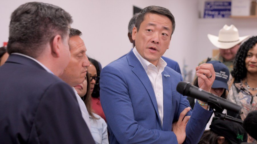 Live updates: Texas Dems fire back at Abbott's threat to oust them amid redistricting fight