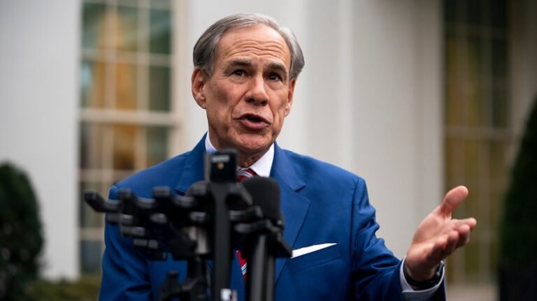 Texas House committee advances GOP-friendly map