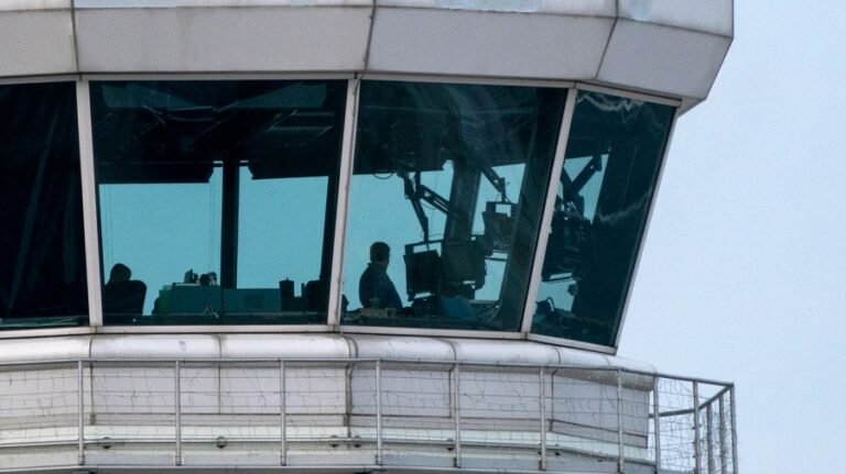 Two planes collide mid-air at Colorado airport