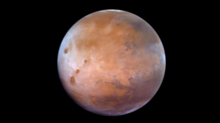 First Complete Picture of Nighttime Clouds on Mars