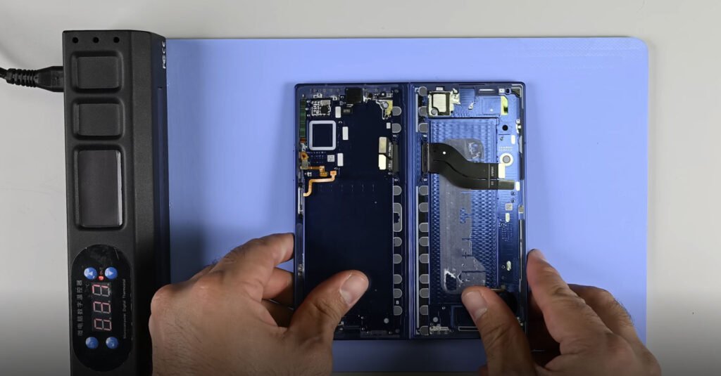 Galaxy Z Fold 7 Teardown Reveals It’s a Repair Nightmare
