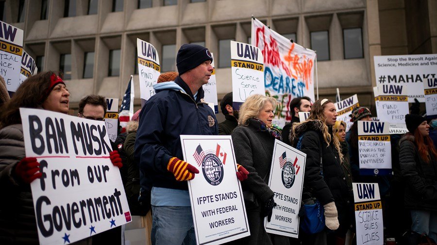 HHS goes to war against employee unions