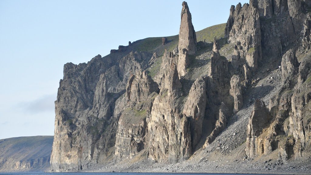 Cave Deposits Reveal a Permafrost-Free Arctic