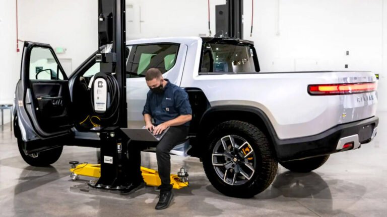 Bricked Screens, Greasy Fingerprints, And Missing Features: A Rivian Driver’s Frustrating Service Journey