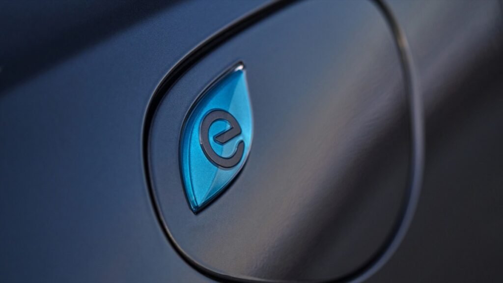 America's Only Plug-In Hybrid Minivan Loses $7,500 Tax Credit