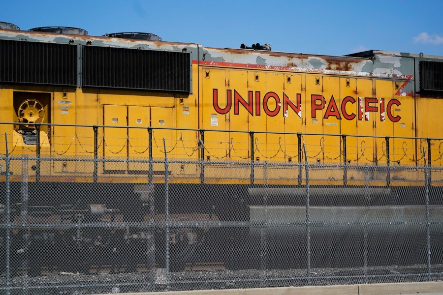 Industry trade groups slam proposed rail merger