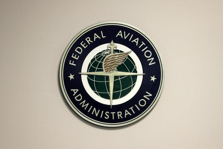 FAA: Passengers evacuating with carry-on items, putting lives at risk