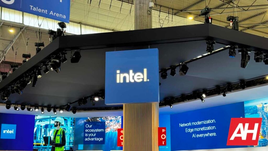 Intel’s Big Comeback Plan Might Rely on Apple