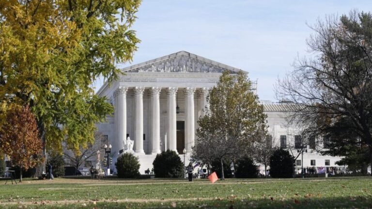 Trump asks Supreme Court to greenlight tariffs
