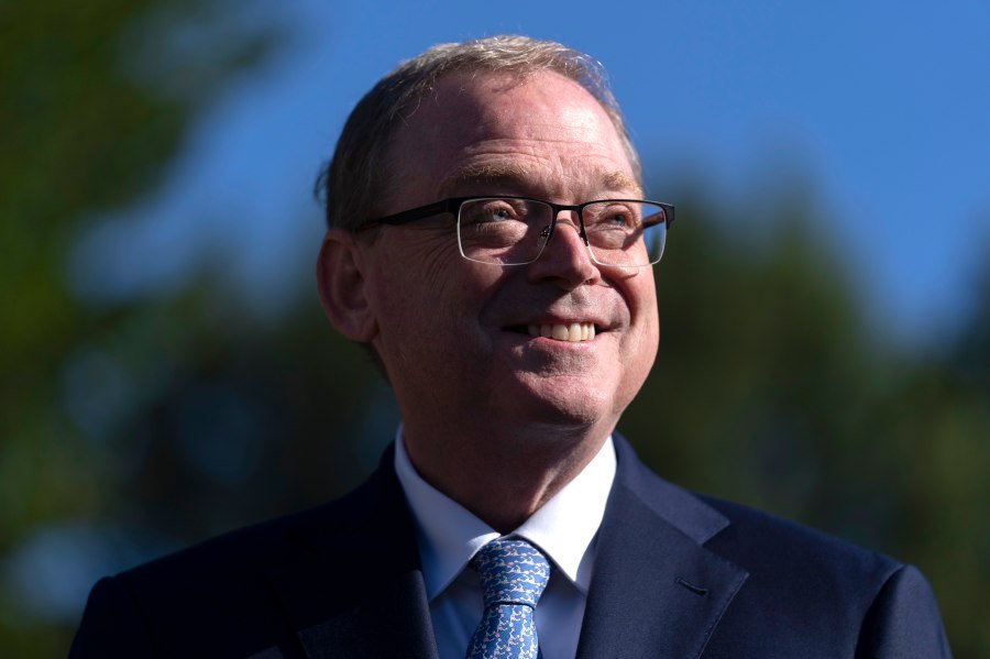 Trump economy adviser: Fed should be '100 percent' independent of political influence