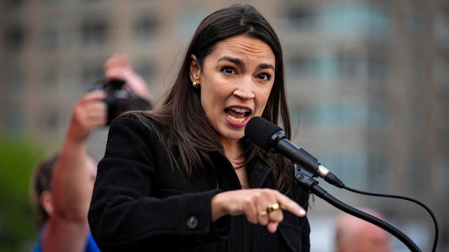 Ocasio Cortez 'very concerned' about Democrats withholding Mamdani endorsement