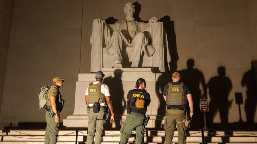 Extremes of presidential power: Lincoln, FDR, Trump