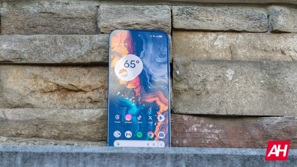 Snowstorm on Google Pixel 10 Screens? Users Report Weird Glitch