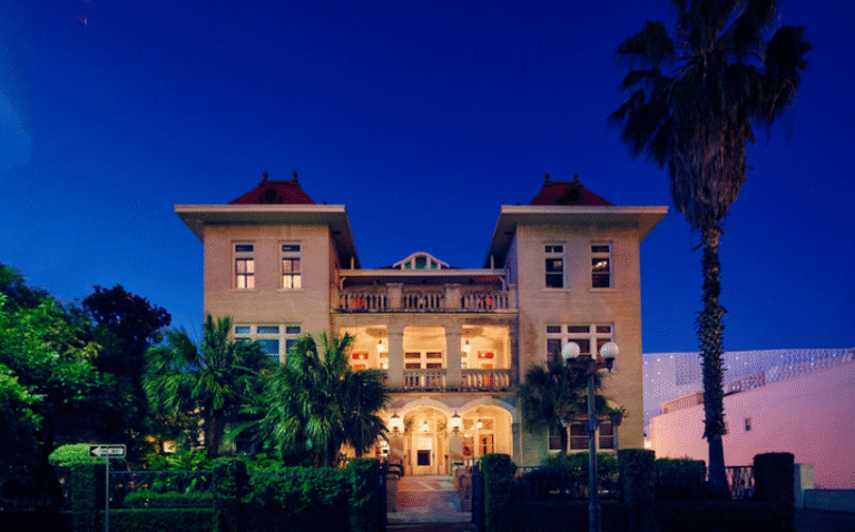 Vintage River Walk Hotel Shutting Doors