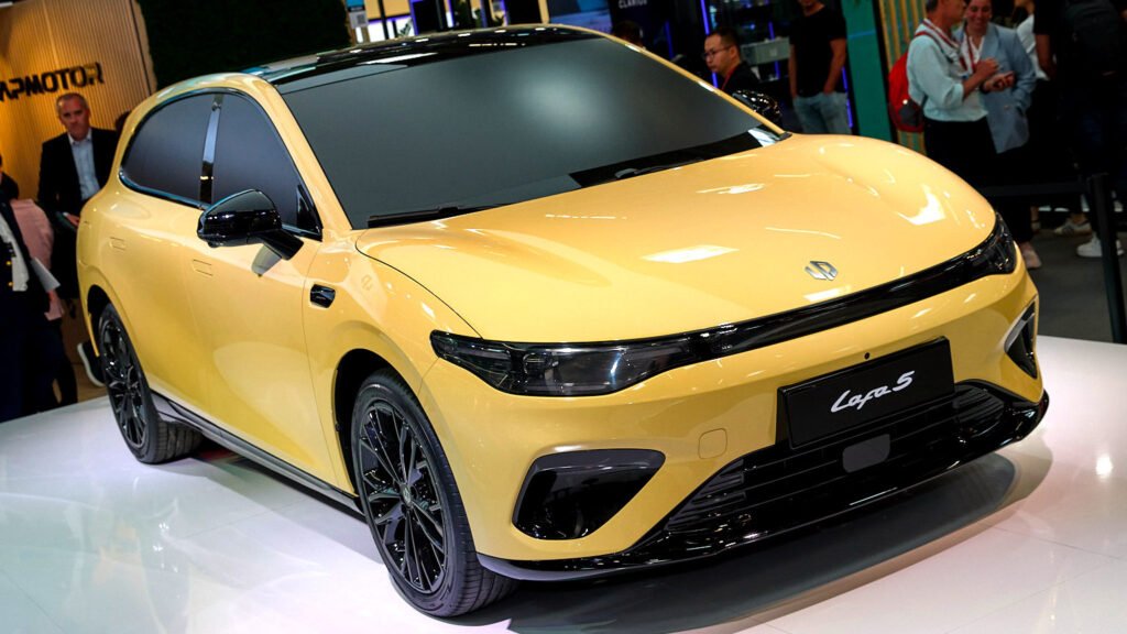 Stellantis Just Sent Europe A Warning With This Chinese-Built Electric Hatch