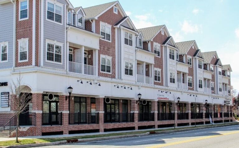 JLL Completes Lease-Up of Retail Space at Teaneck Townhome Complex