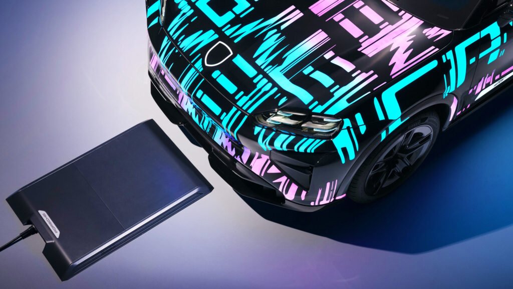 Forget Cables, The Electric Cayenne Can Charge Hands-Free