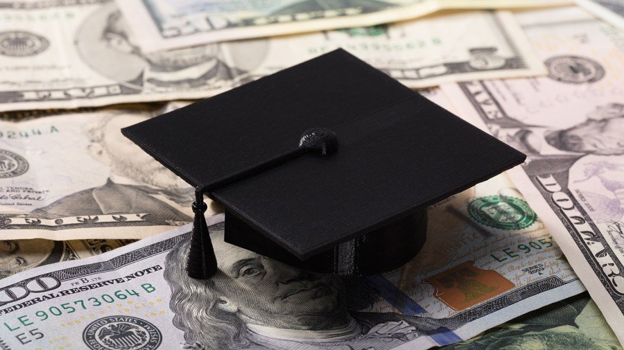 Student loan payment pauses have doubled since last year, expert says