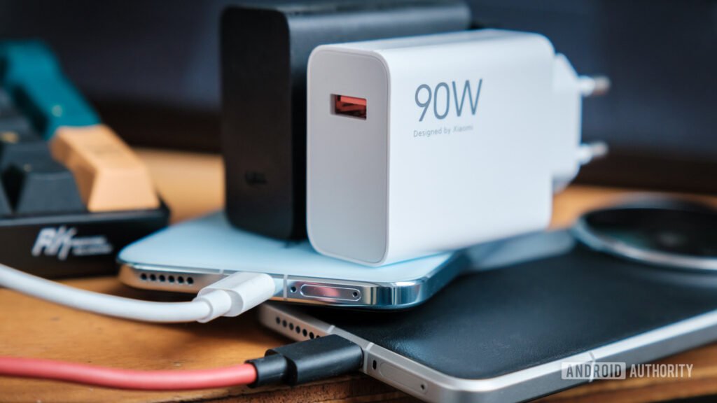 The first Android flagships with 100W universal fast charging are coming