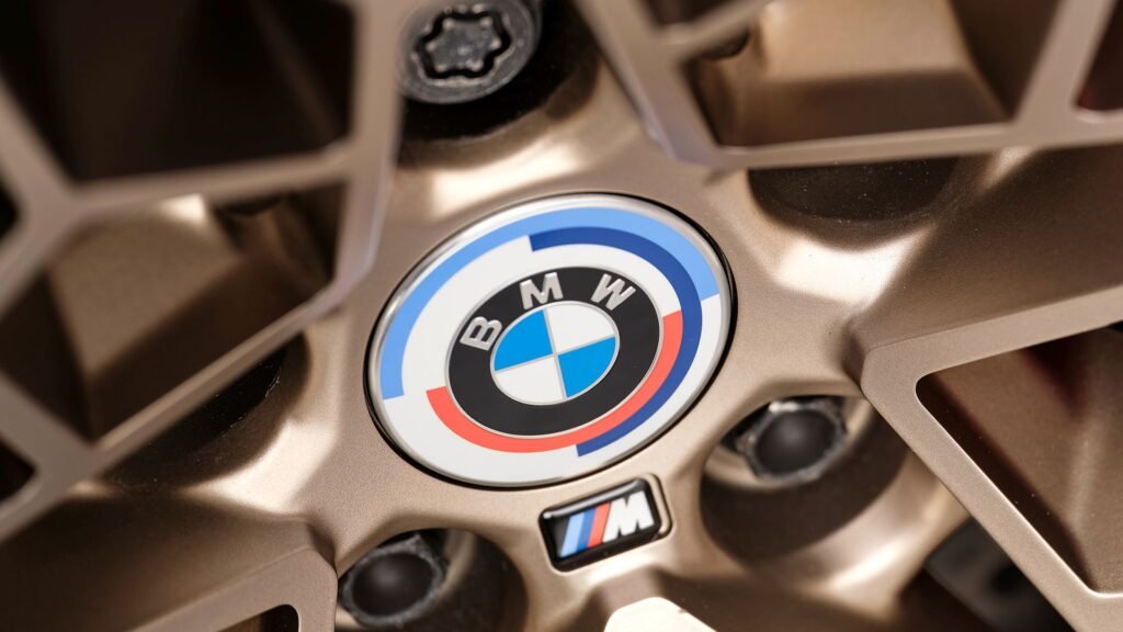 BMW Patent Shows New Space-Saving Independent Rear Suspension