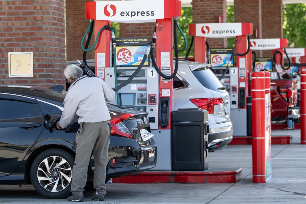 Drivers Spend Most of Their Salaries on Gas in These US States