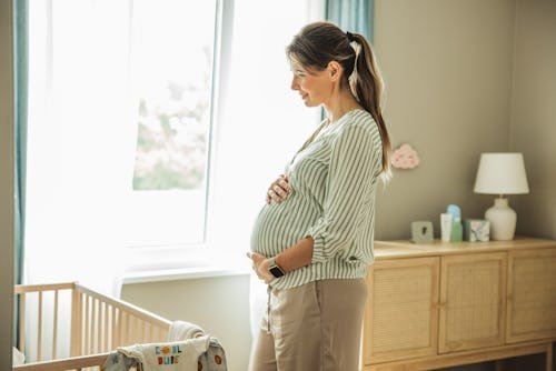 A Pregnant Woman Asked What Hobbies She Should Take Up During Her Maternity Leave & The Comments Were F**king Hilarious