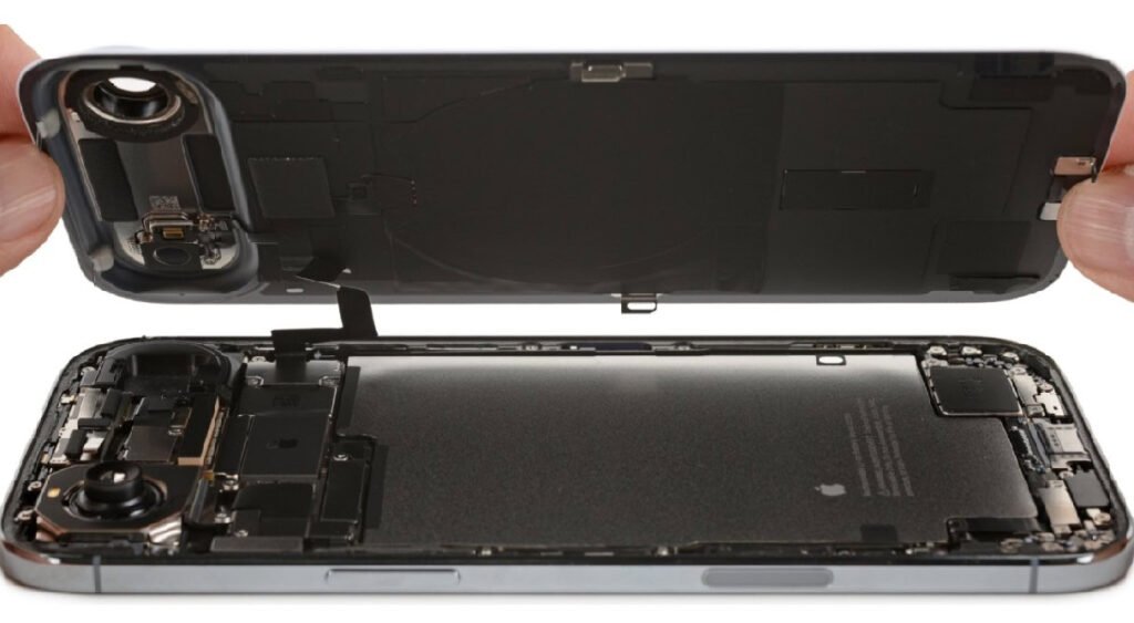 Teardown Shows Apple iPhone Air Surprisingly Repairable