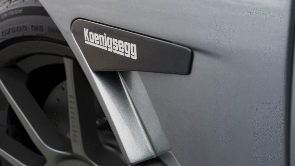 Koenigsegg CC8S: The Pioneering Swedish Supercar with Carbon Fiber Body