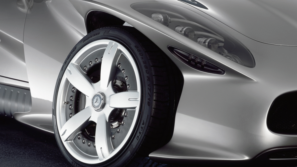 Mercedes-Benz F400 Carving: Weird Concept with Pioneering Technology