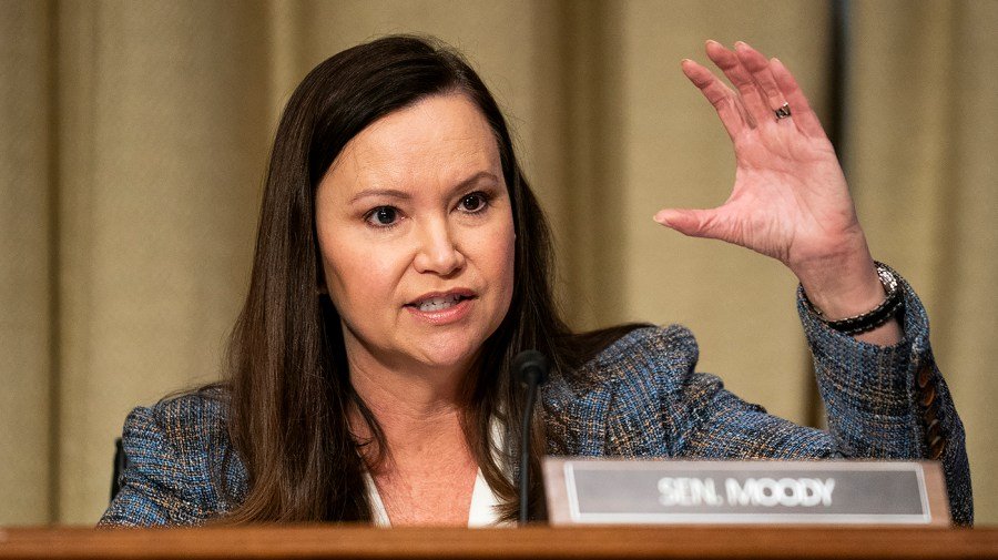GOP senators attack 'anti-Trump' attorneys working for fired CDC director