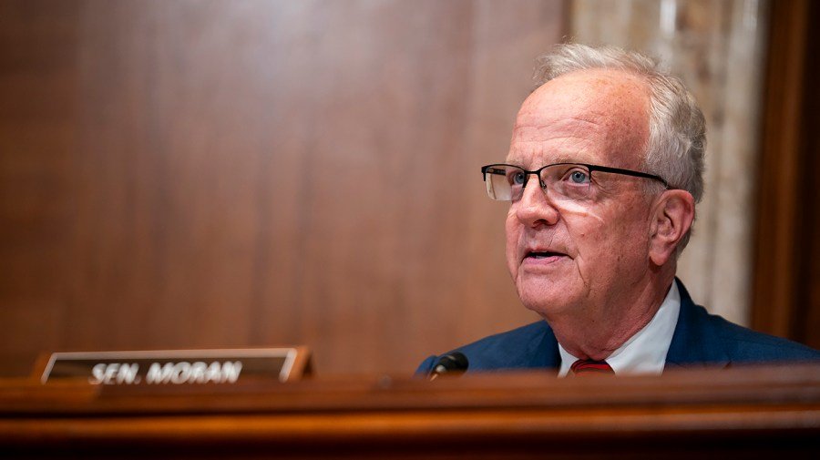 Republicans bristle at Trump request to delay shutdown deadline