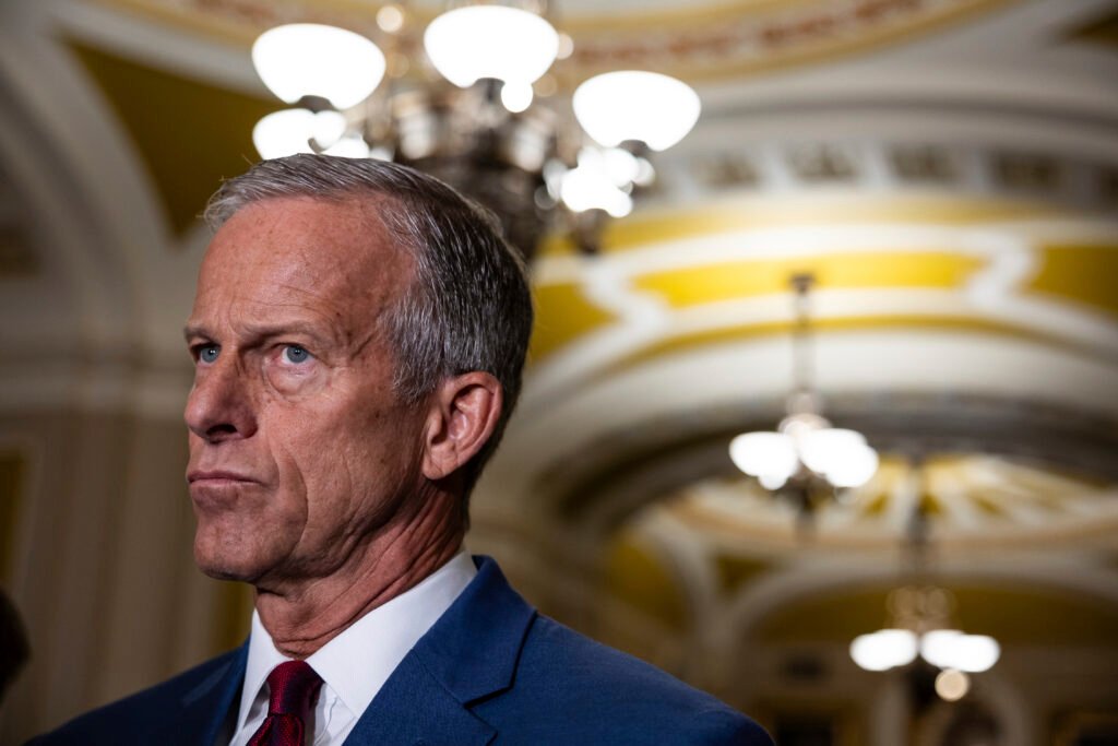 Shutdown standoff hits fever pitch