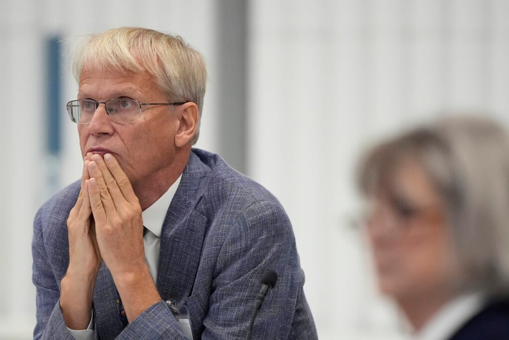 CDC vaccine advisers: Remove blanket recommendation for Covid-19 shot for older Americans