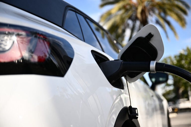 Even With $11,000 Discounts, Volkswagen Struggles to Sell Its Most Affordable EV