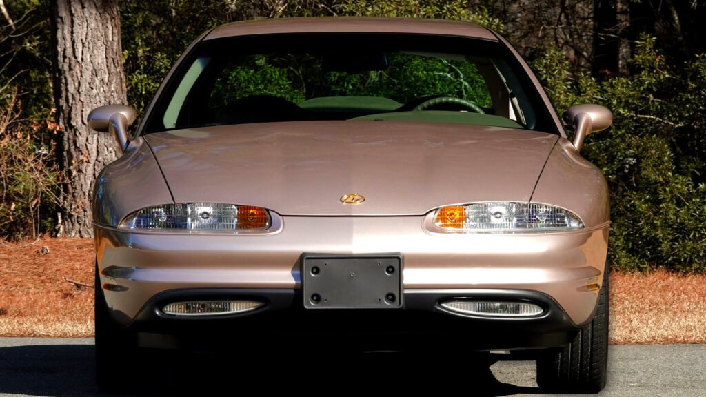 This Forgotten 1,000-Mile GM V8 Sedan Took On Lexus And Lost