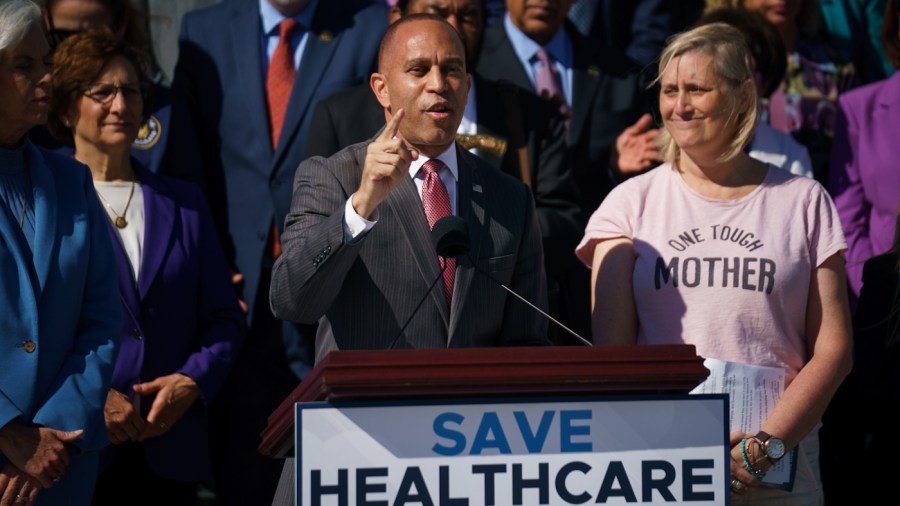 Jeffries warns of ‘swift and decisive legal action’ if Republicans refuse to seat Grijalva