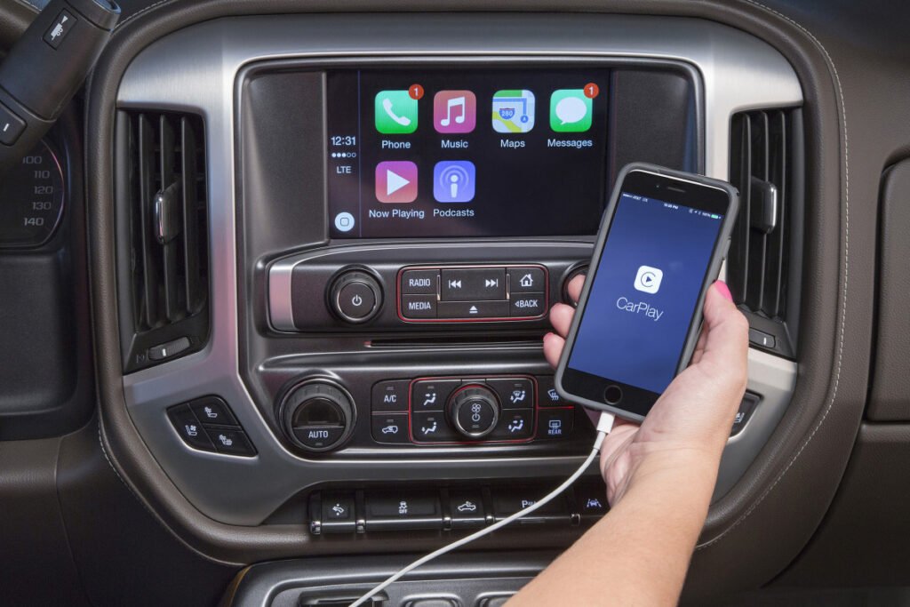 GM Listened: CarPlay Stays (At Least) Until 2028