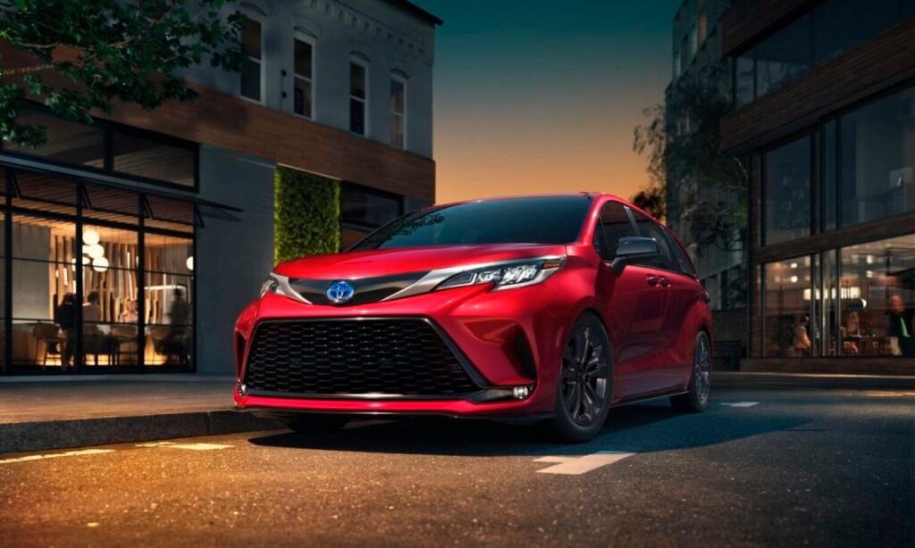 2025 Toyota Sienna Hybrid Minivans Have A Serious Safety Issue In The Second Row