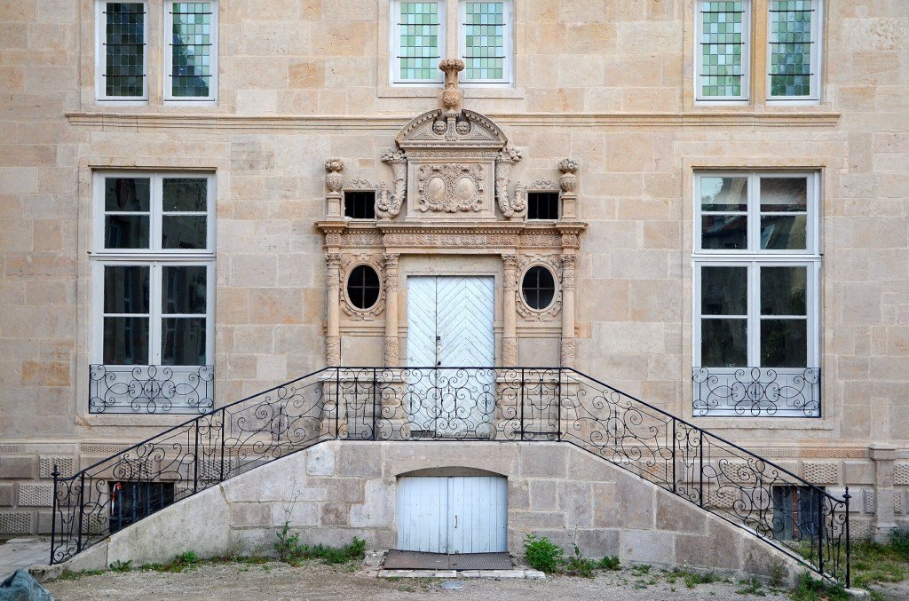 French Museum Reports Theft One Day After Louvre HeistĀ