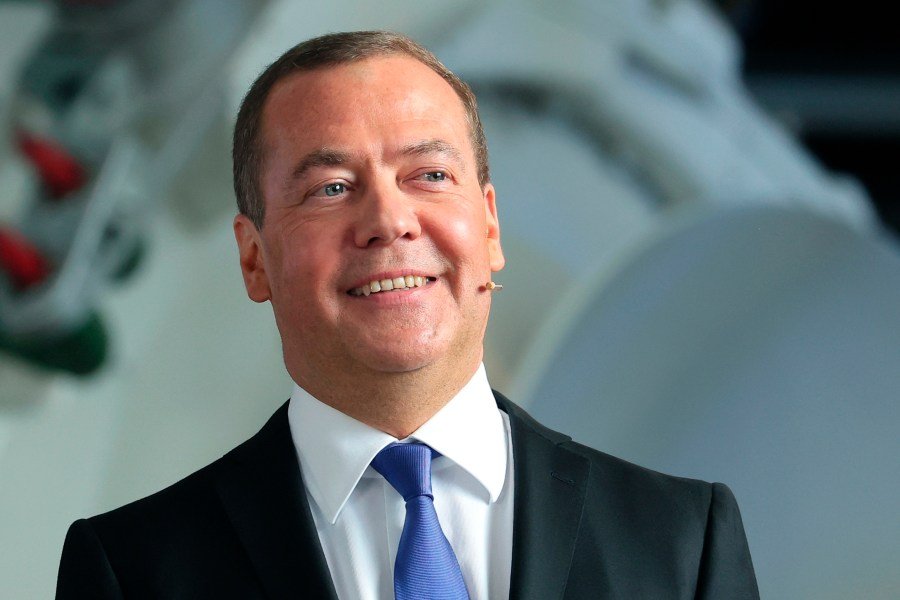 Trump supplying Tomahawk missiles to Ukraine 'could end badly': Medvedev