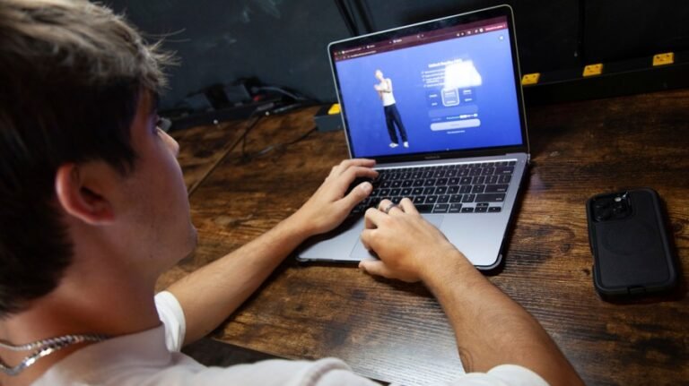 Popular AI chat site bans kids