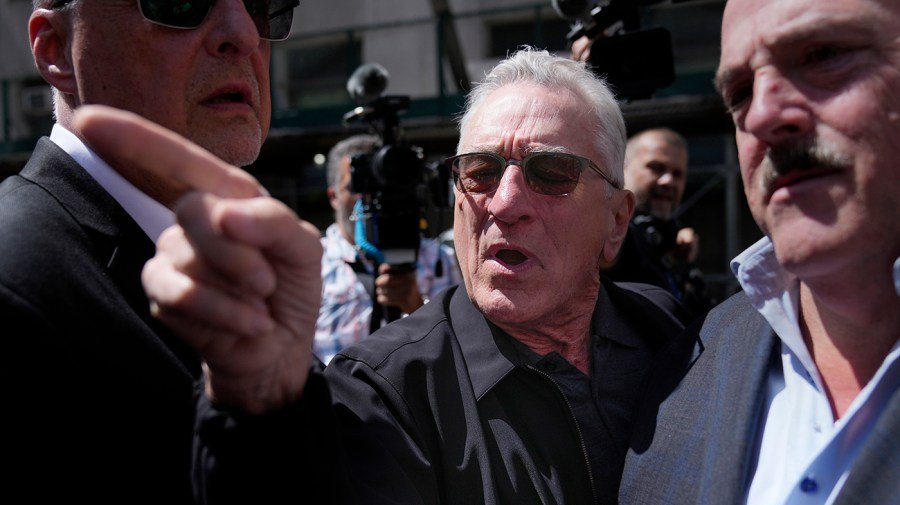 De Niro calls on Americans to join No Kings protest