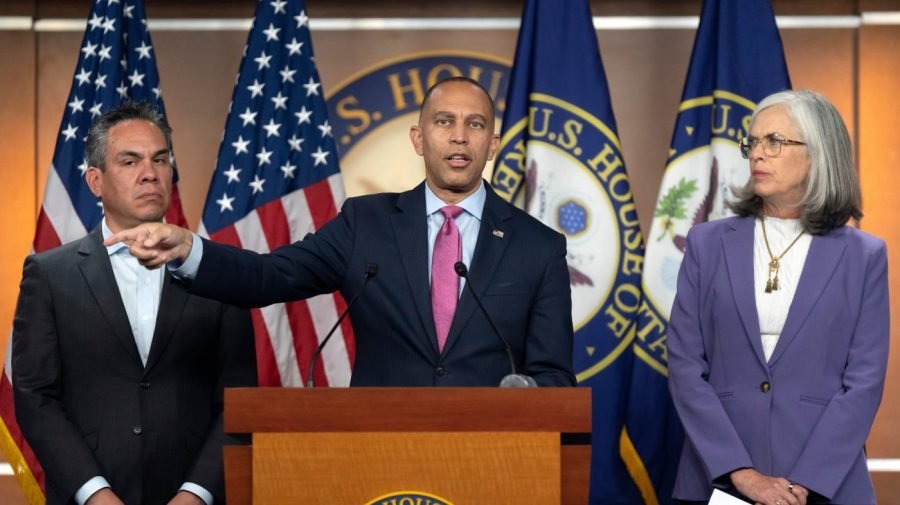 Democrats brush off shutdown pressure from union, saying end depends on GOP