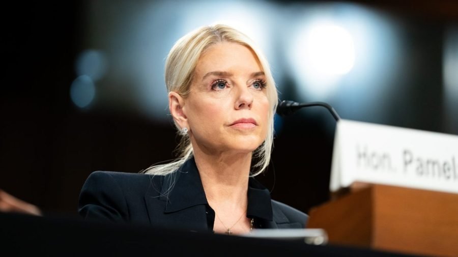 Bondi on 'SNL' portrayal: 'Loving Amy Poehler!'