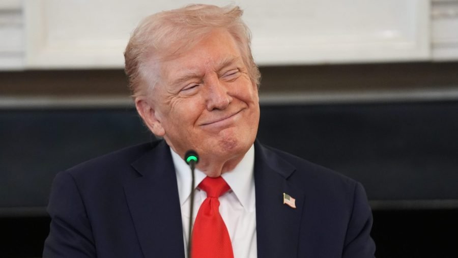 Live updates: Trump lauds Israel-Hamas peace deal, on brink of approval; Senate plans more shutdown votes