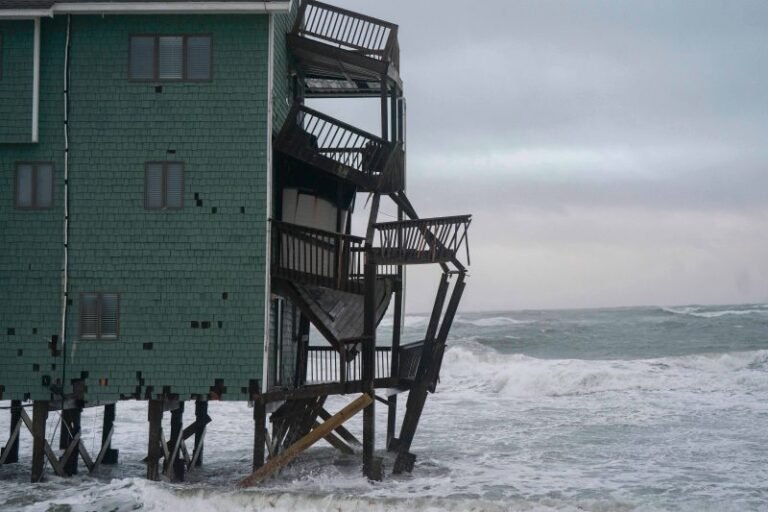 Nor'easter prompts New Jersey state of emergency, coastal flooding