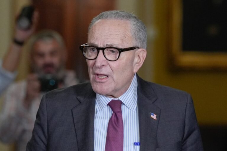 Government shutdown showdown takes a new turn 